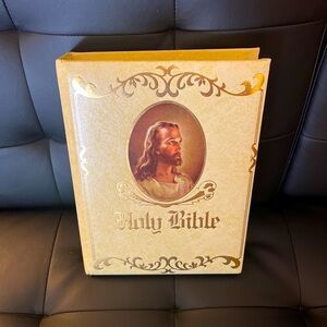 Holy Bible Family Keepsake Edition King James Royal PICTORIAL BOOK 1971